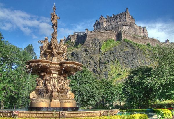 Edinburgh Castle t-shirt , Edinburgh Castle from Princes Street gardens, Edinburgh, Scotland