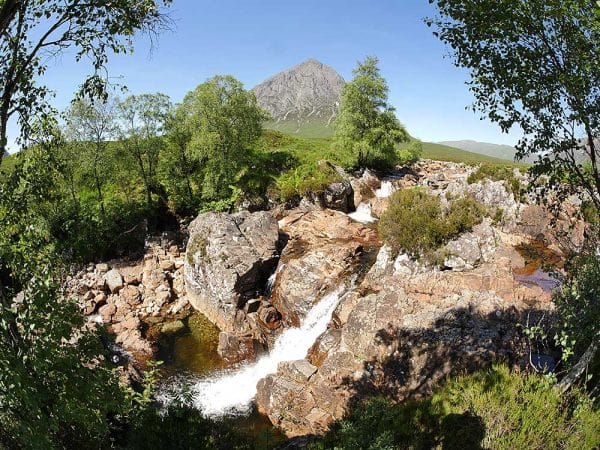 Private tours of the Highlands including a visit to the stunning scenery of the Highlands including Glencoe, Black Mount and Buachaille Etive Mor can be arranged.