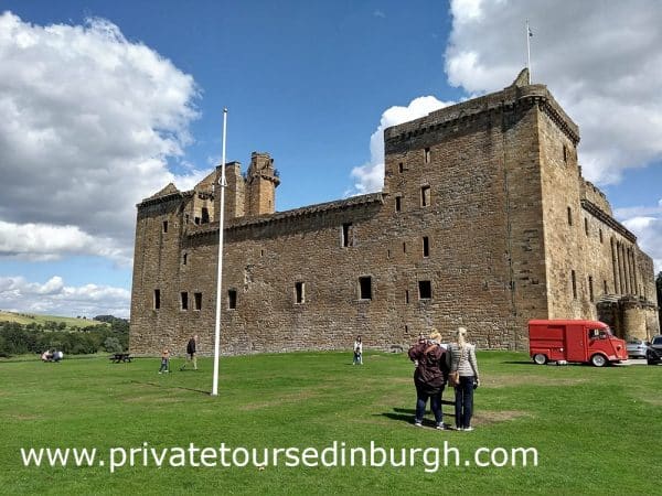 Outlander tours Linlithgow , Wentworth prison